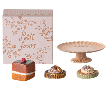 Load image into Gallery viewer, Maileg Cakes &amp; Cake Stand