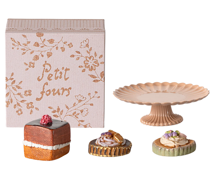 Maileg Cakes & Cake Stand