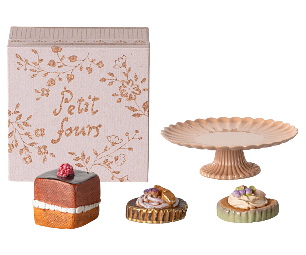 Maileg Cakes & Cake Stand