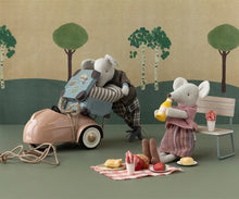 Load image into Gallery viewer, Maileg Picnic Set | Mouse