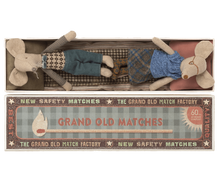 Load image into Gallery viewer, Maileg Grandma &amp; Grandpa Mice
