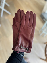 Load image into Gallery viewer, Horsebit Leather Gloves | Black &amp; Burgundy